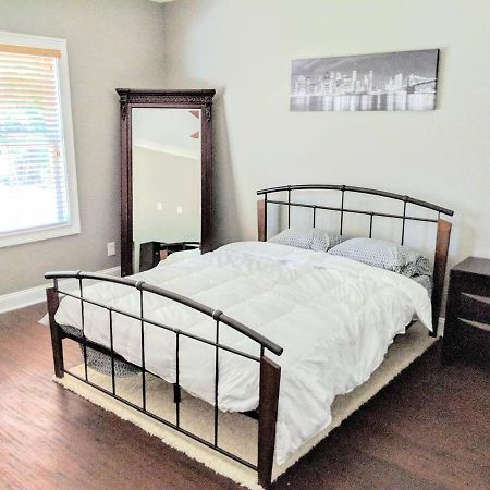 Spacious Deluxe House For You, Your Family And Friends Шарлът Екстериор снимка