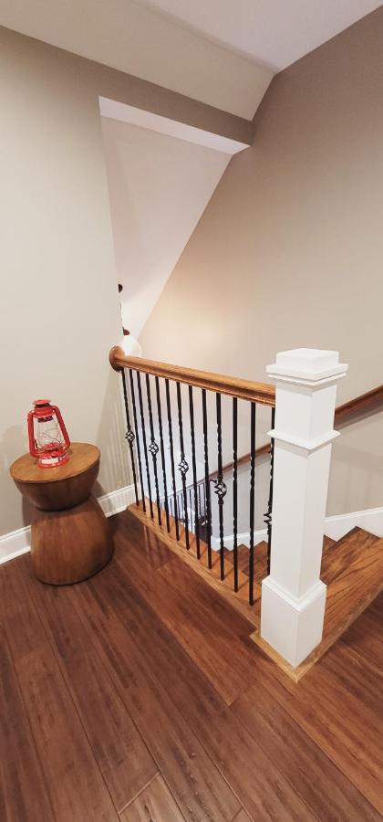 Spacious Deluxe House For You, Your Family And Friends Шарлът Екстериор снимка