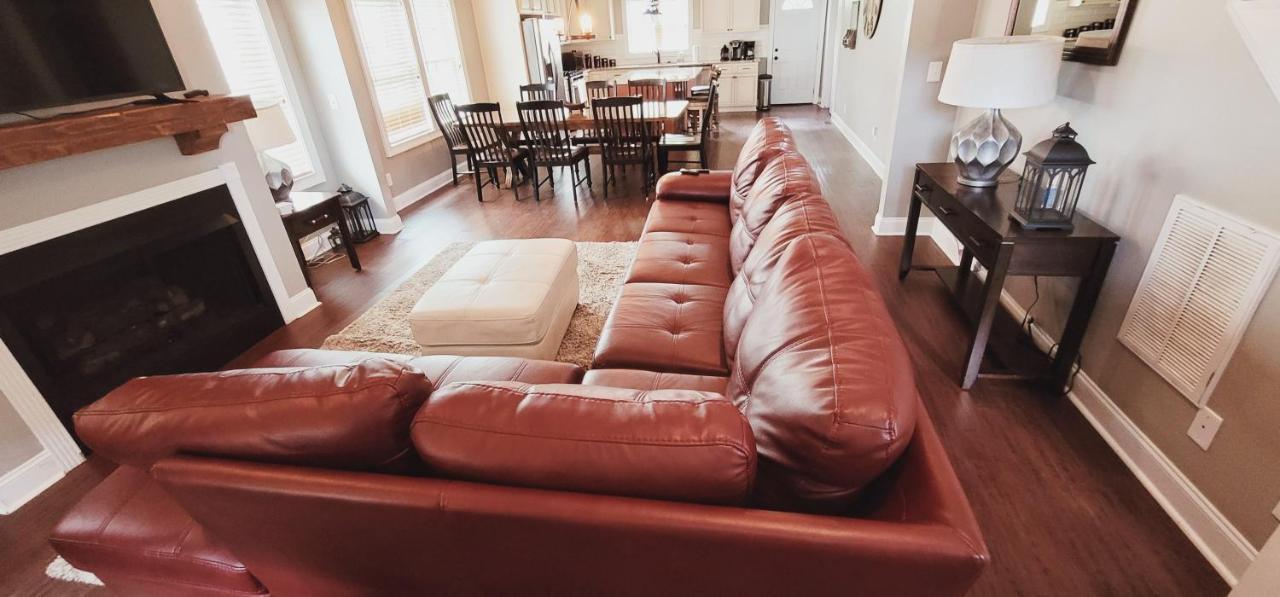 Spacious Deluxe House For You, Your Family And Friends Шарлът Екстериор снимка